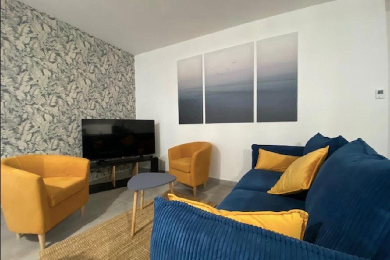 Cosy With Balcony In The Heart Of Caen